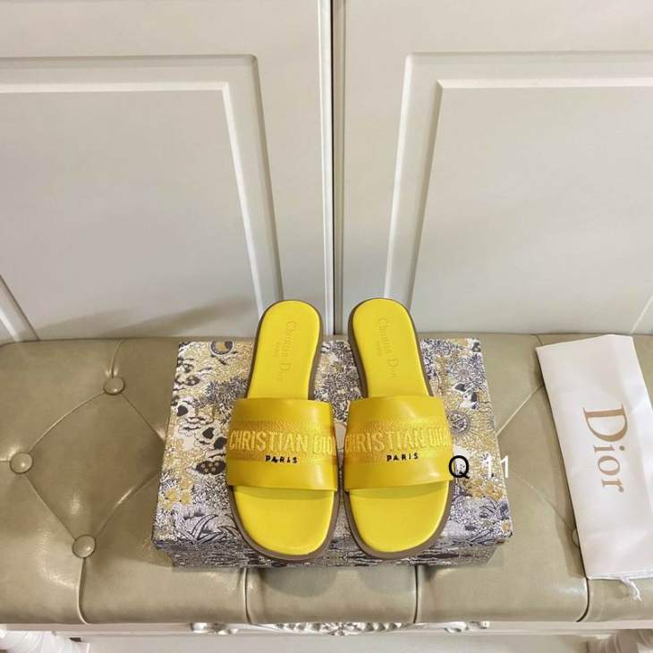 Picture of Dior Slippers _SKUDiorsz35-40Y03012931